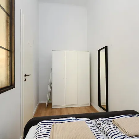 Avocado K42 Apartment