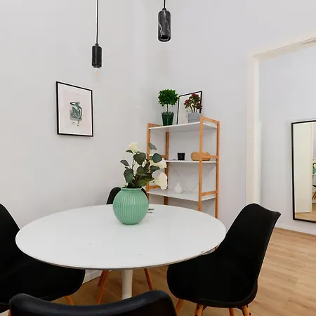 Avocado K42 Apartment