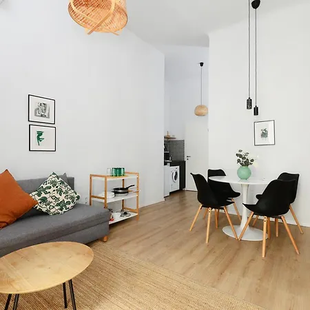 Avocado K42 * Budapest